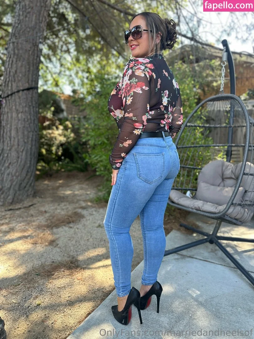 marriedandheelsof Onlyfans Photo Gallery 