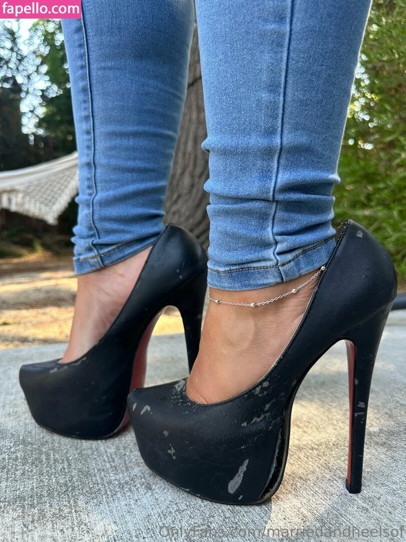 marriedandheelsof Onlyfans Photo Gallery 