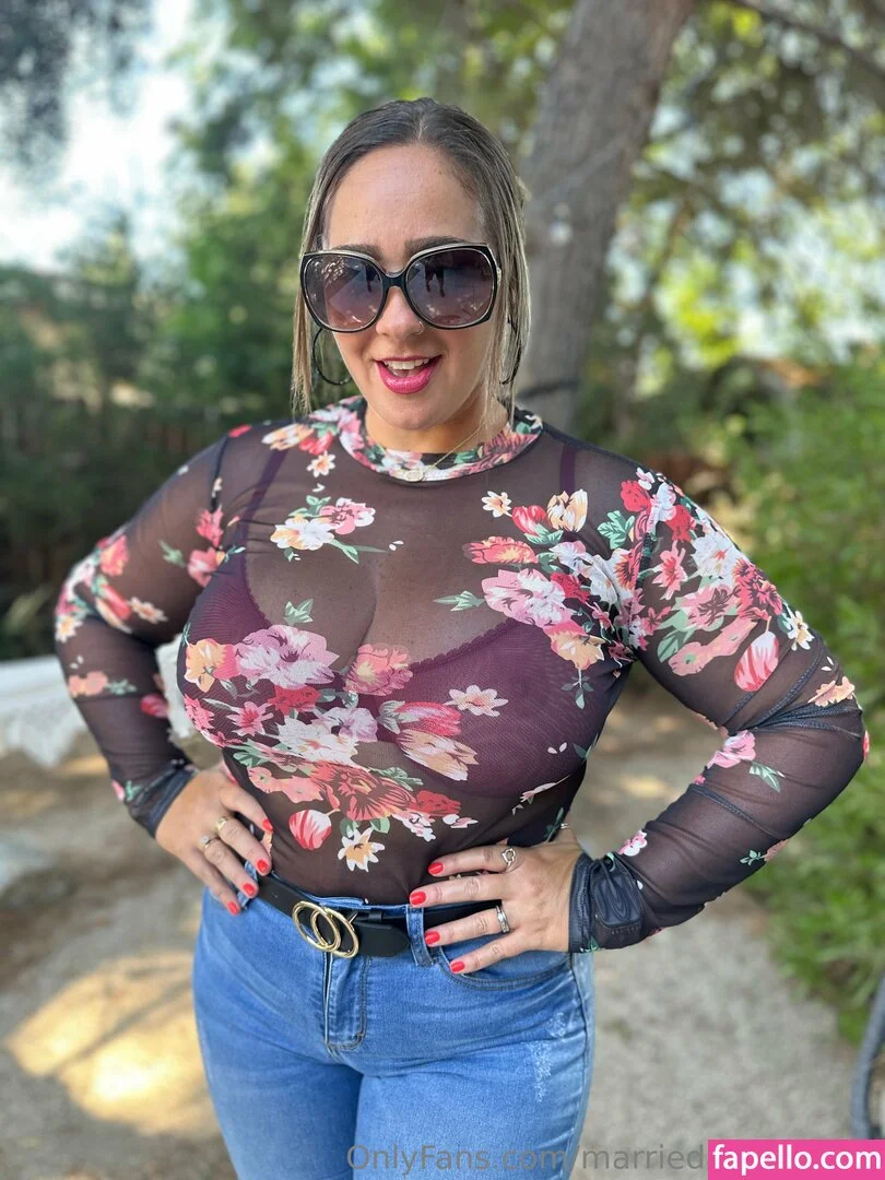 marriedandheelsof Onlyfans Photo Gallery 