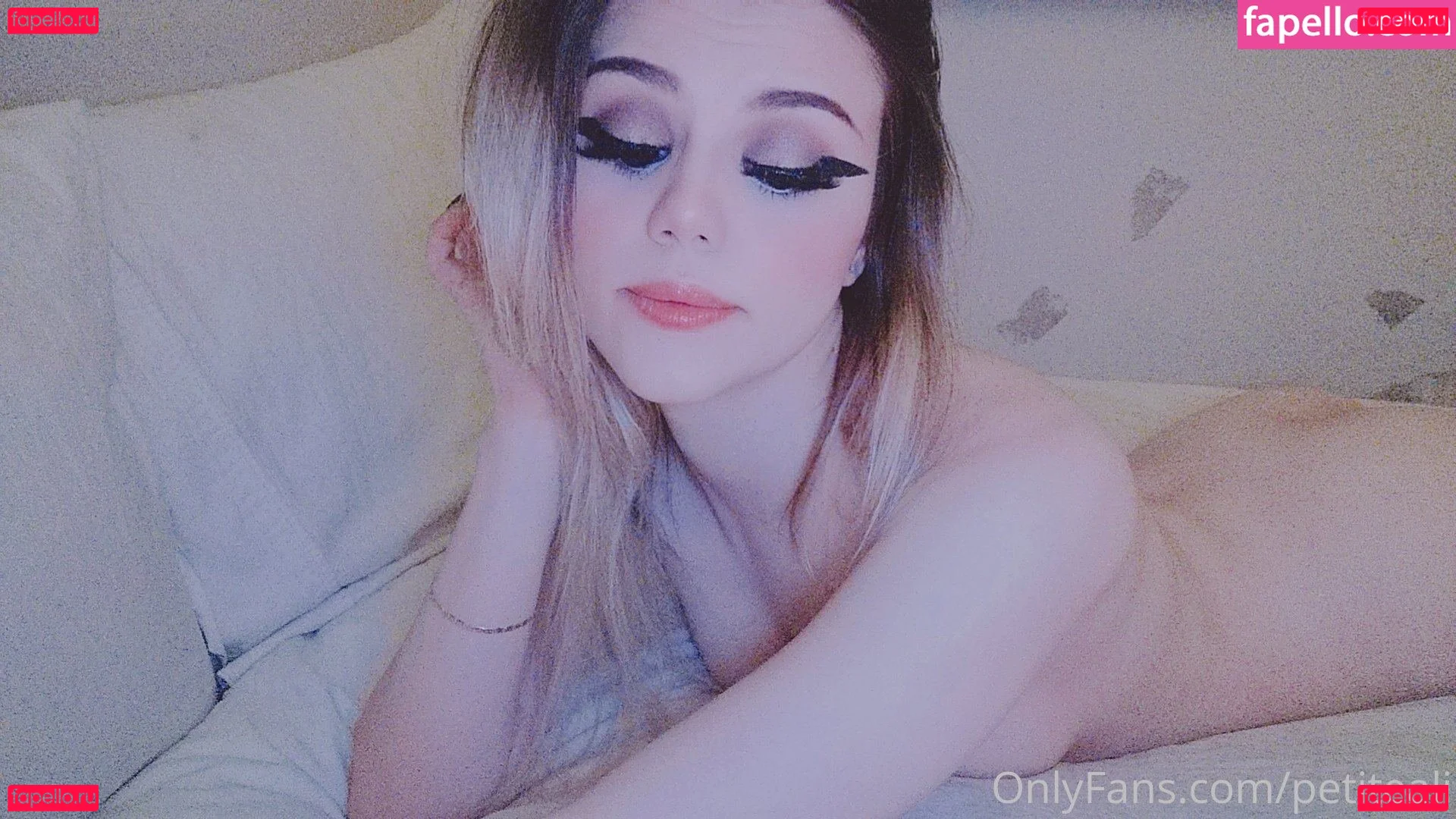 PetiteAli Onlyfans Photo Gallery 