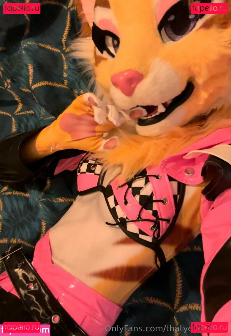 thatyellowkitty Onlyfans Photo Gallery 