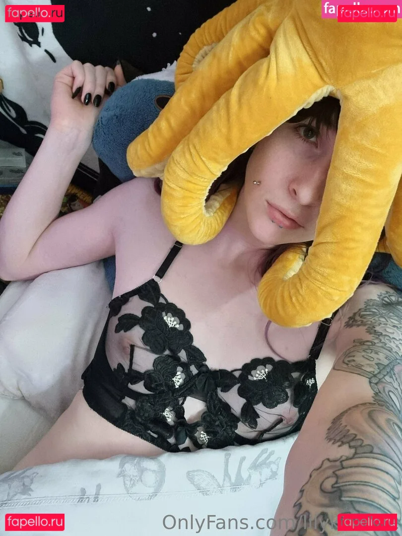 lilykitsune Onlyfans Photo Gallery 
