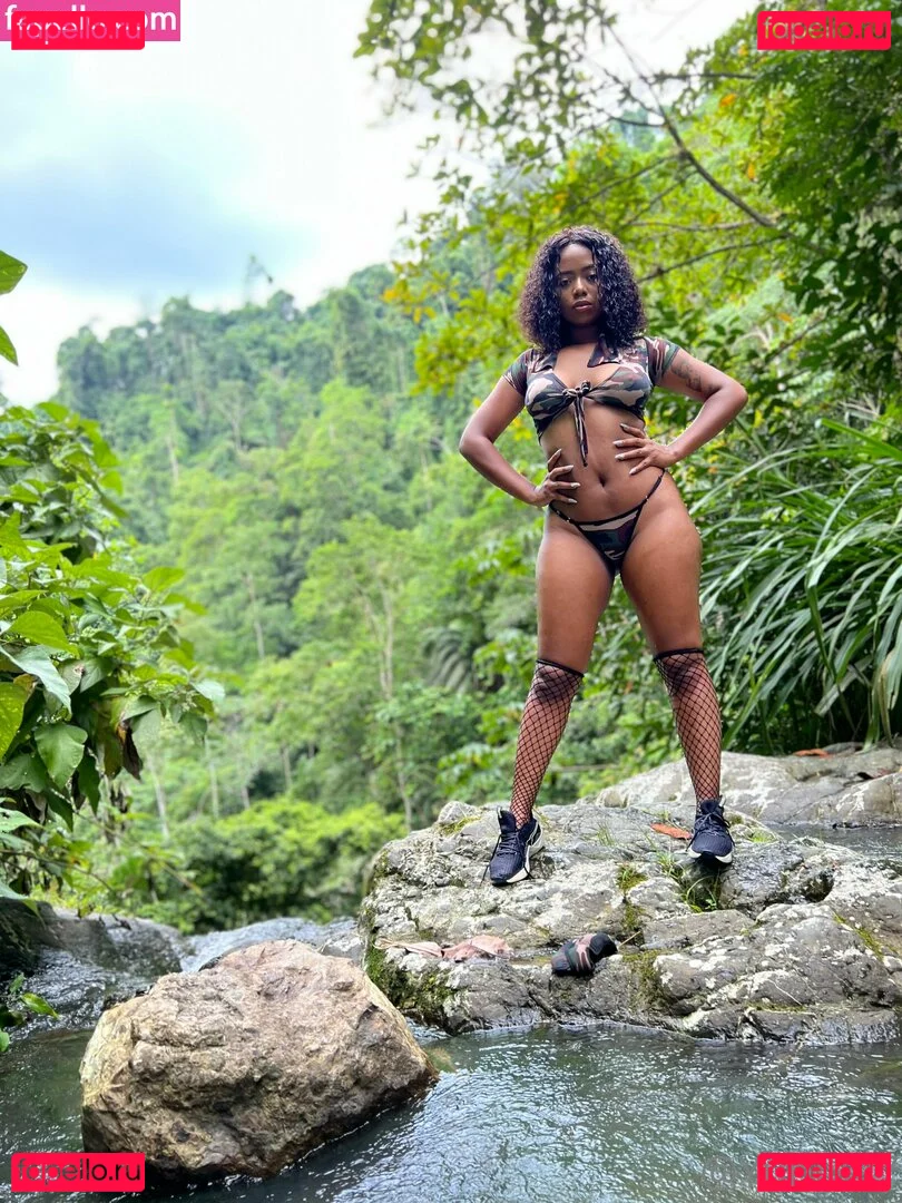 Yuni Nicolee Onlyfans Photo Gallery 