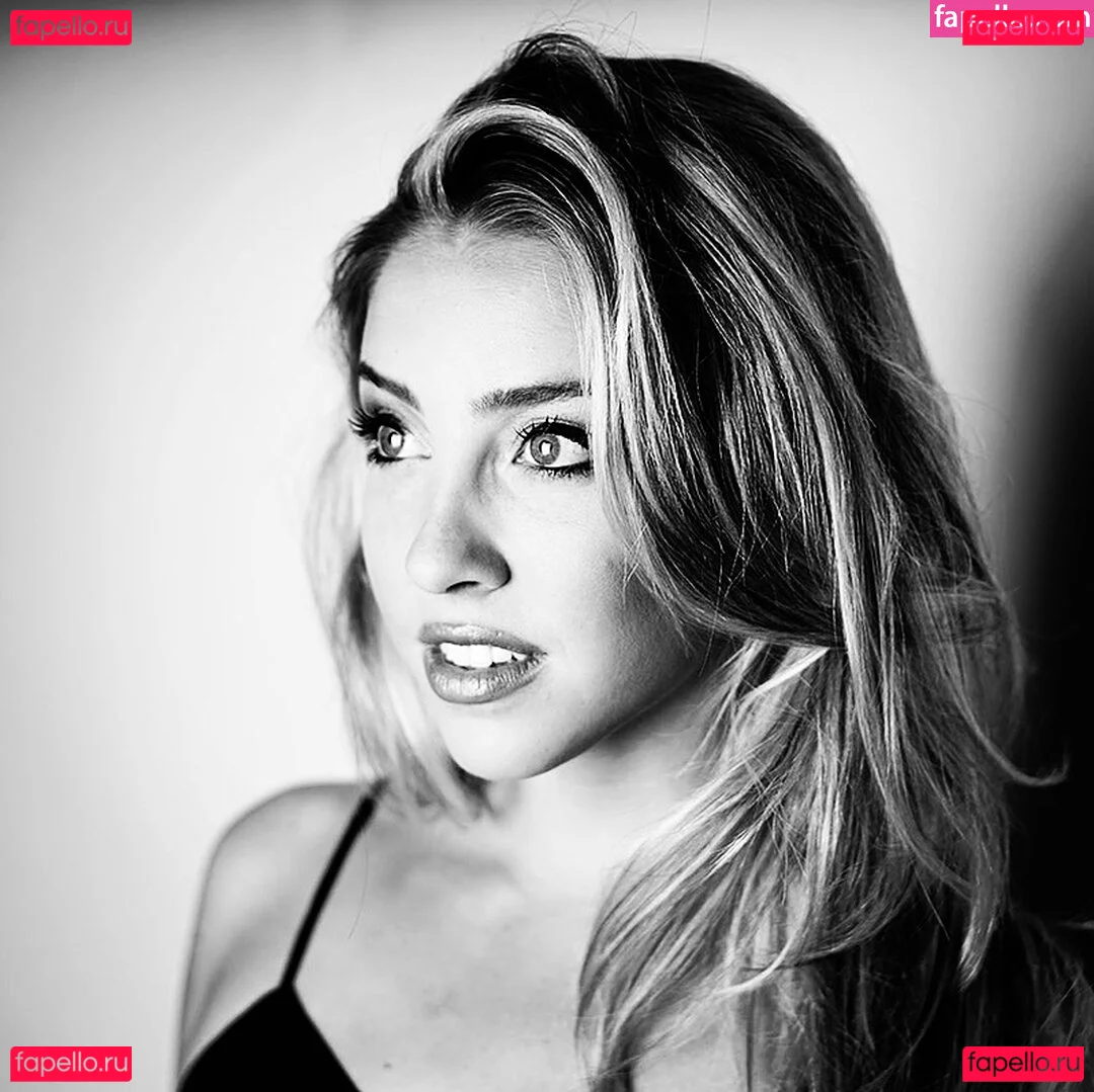 Olivia Harlan Dekker Onlyfans Photo Gallery 