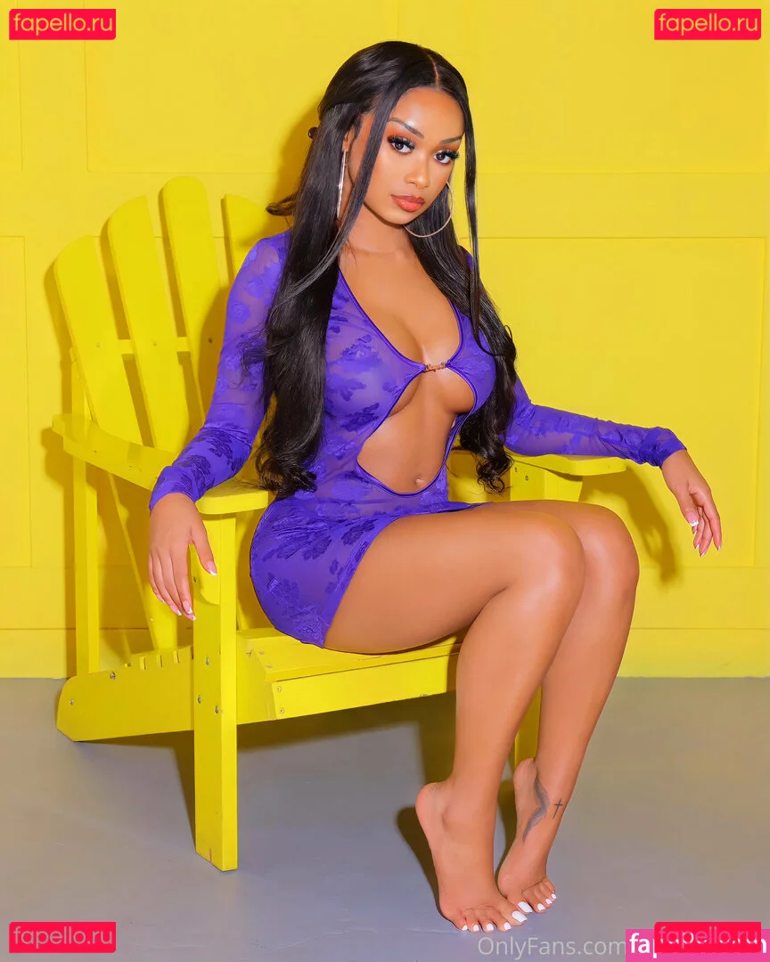 desireesfeet Onlyfans Photo Gallery 