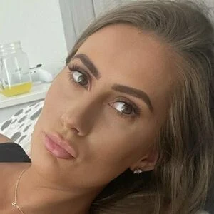 onlychlo3 Onlyfans Photo Gallery 