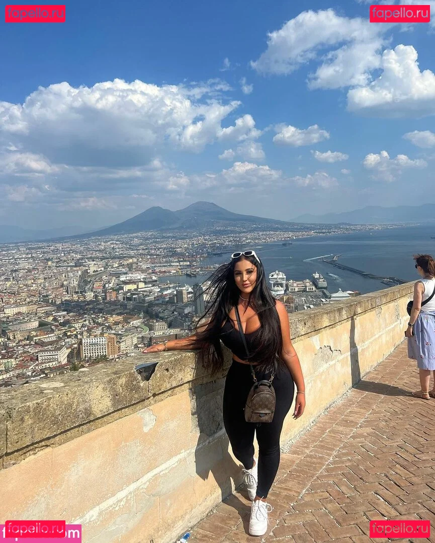 Maria Luisa Onlyfans Photo Gallery 