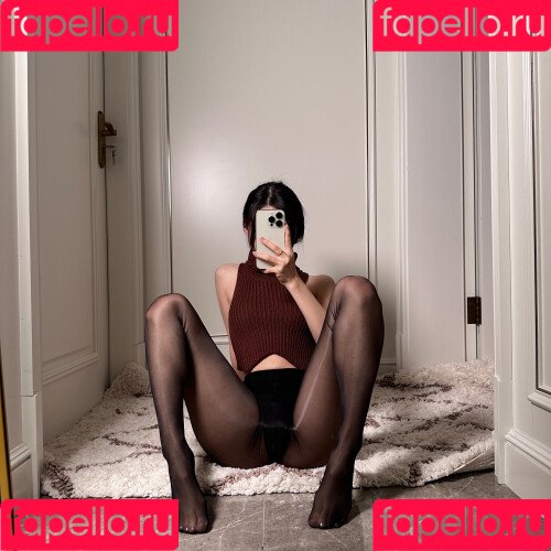 yunij988 Onlyfans Photo Gallery 