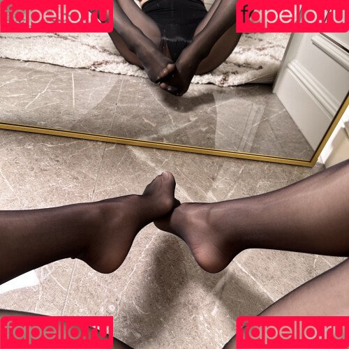 yunij988 Onlyfans Photo Gallery 