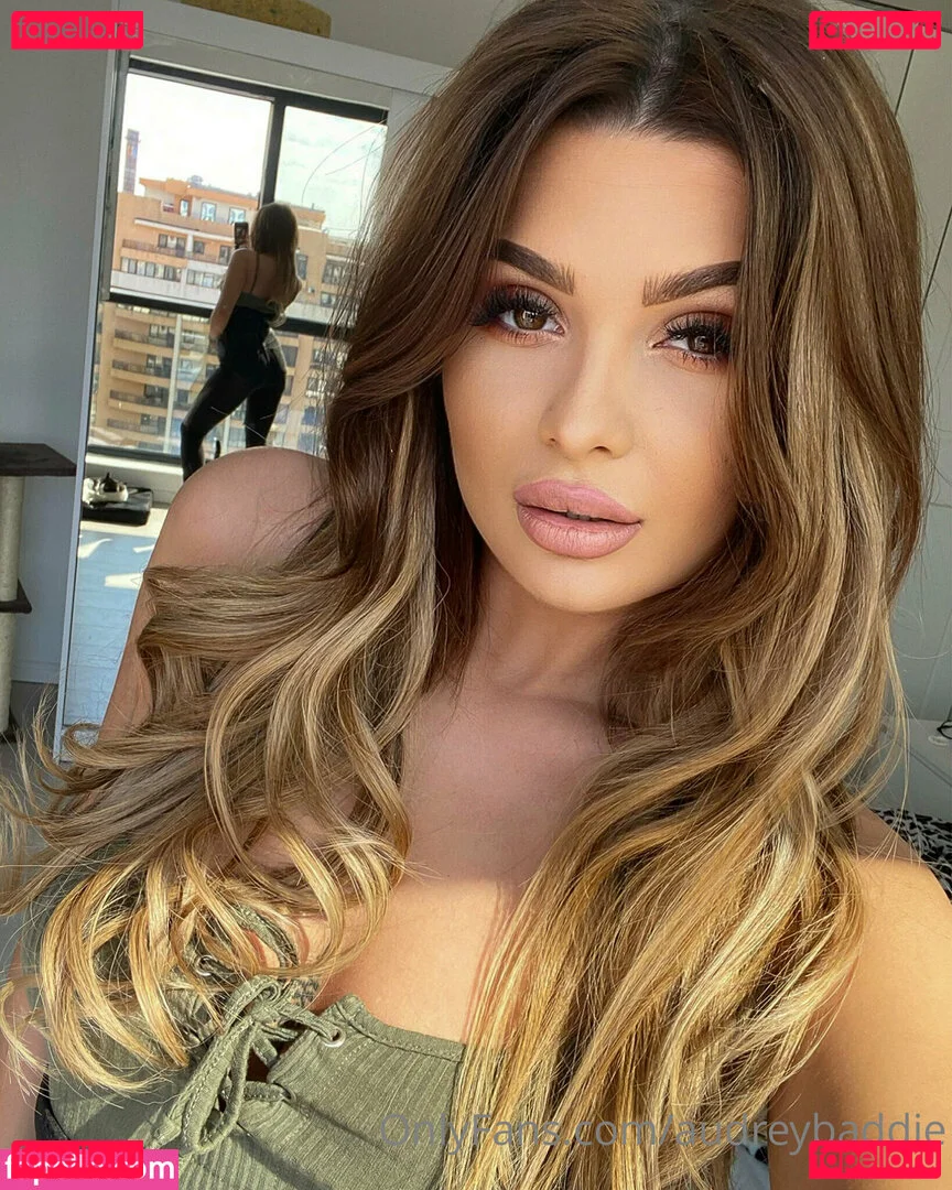 kimchopra Onlyfans Photo Gallery 