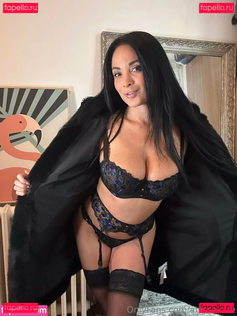 Anissakate Onlyfans Photo Gallery 