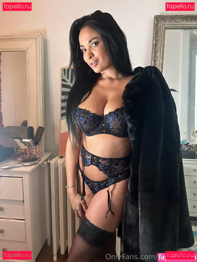 Anissakate Onlyfans Photo Gallery 