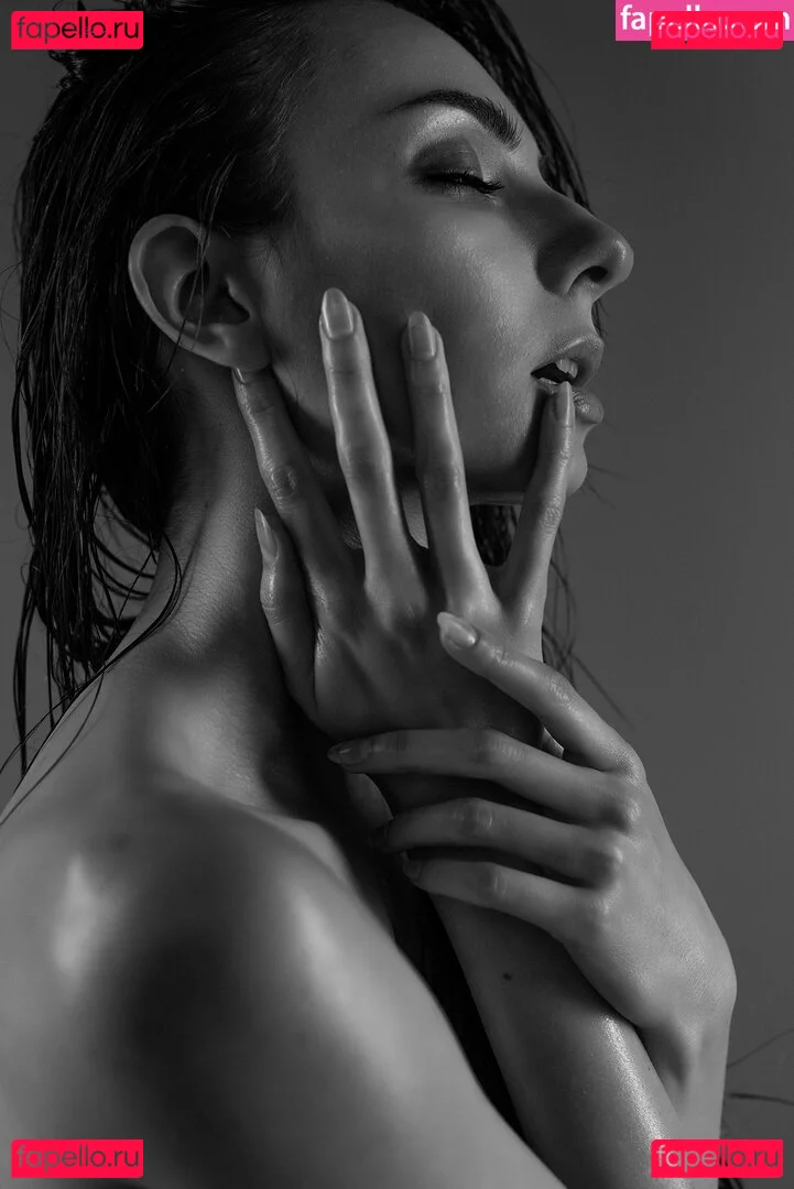 Murasaki Onlyfans Photo Gallery 