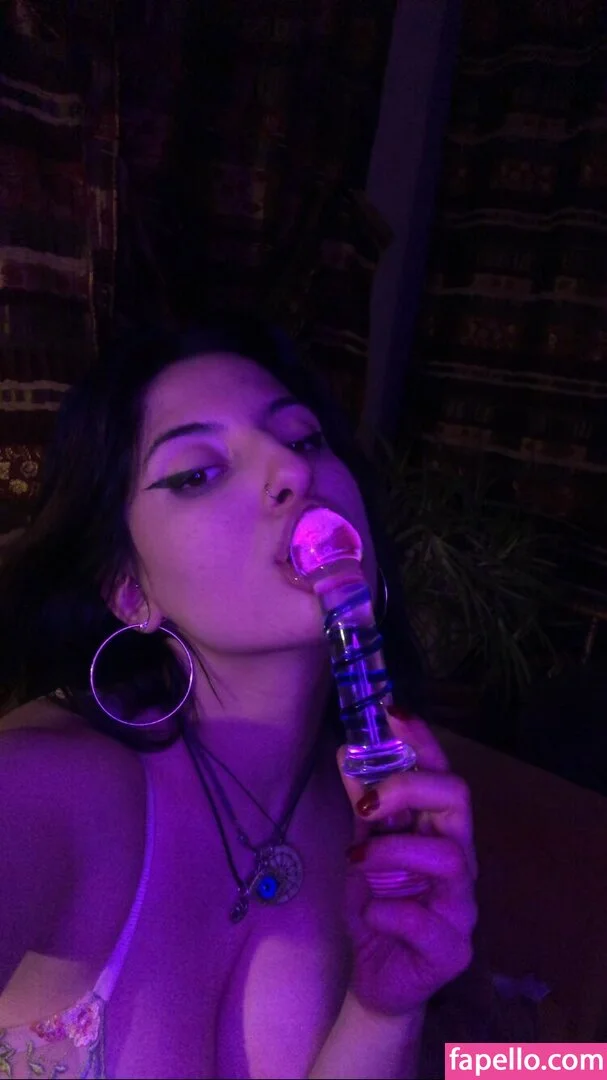 nadeleine Onlyfans Photo Gallery 