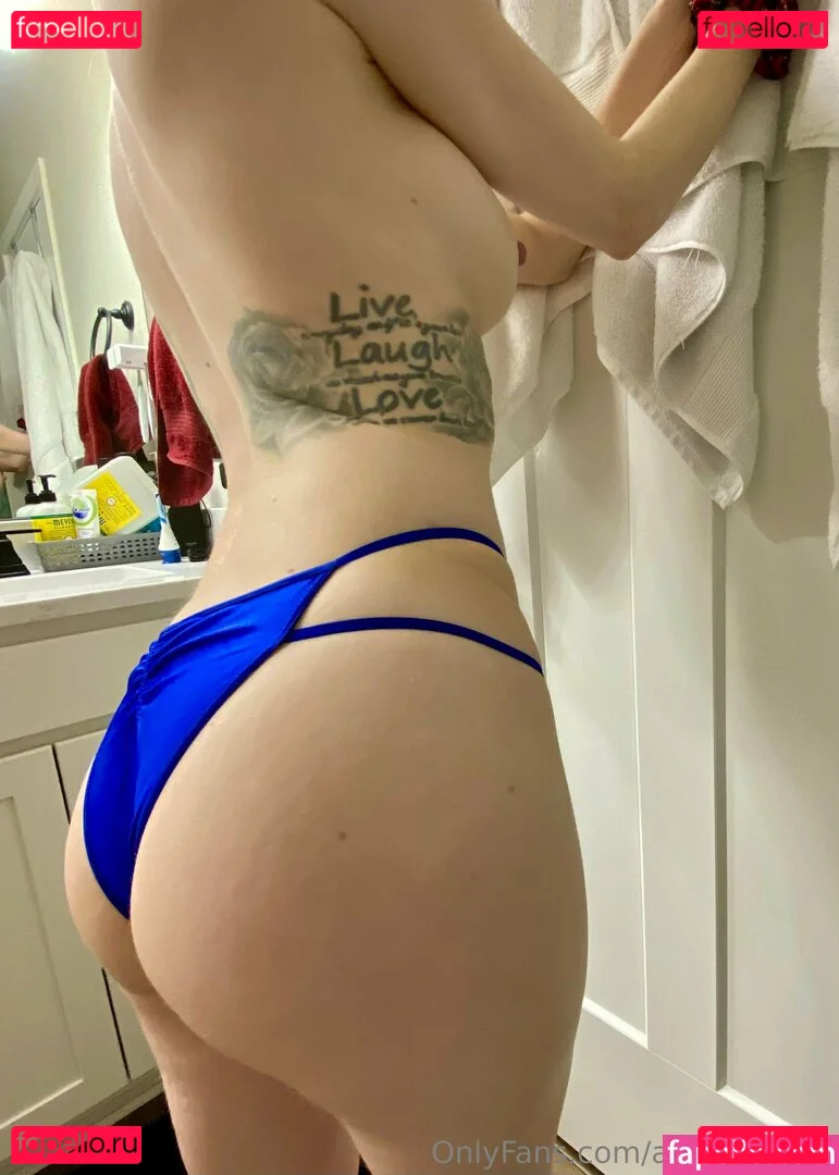 avalynnrose Onlyfans Photo Gallery 