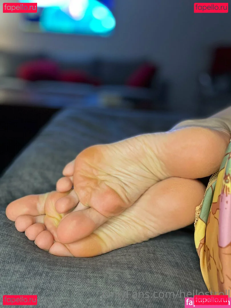 hellostroll Onlyfans Photo Gallery 