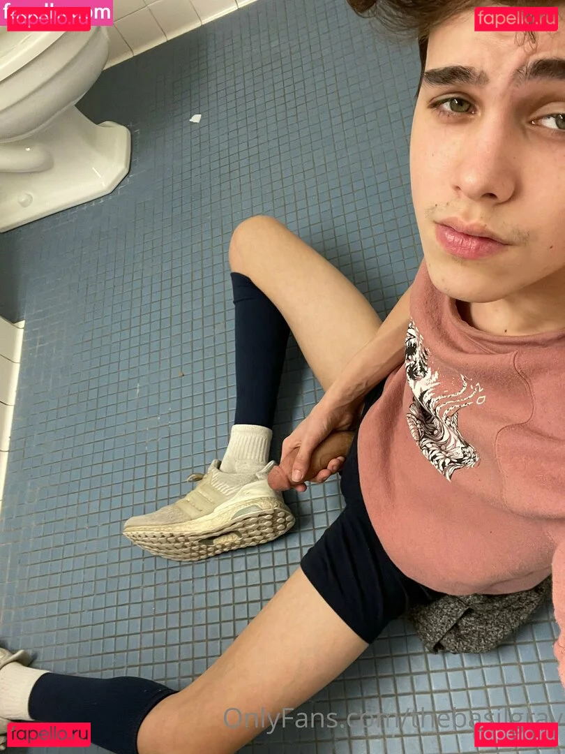 basilgray Onlyfans Photo Gallery 