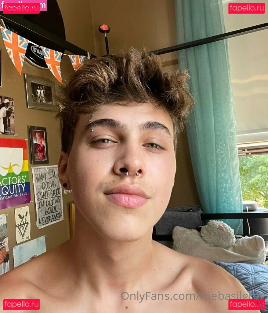 basilgray Onlyfans Photo Gallery 