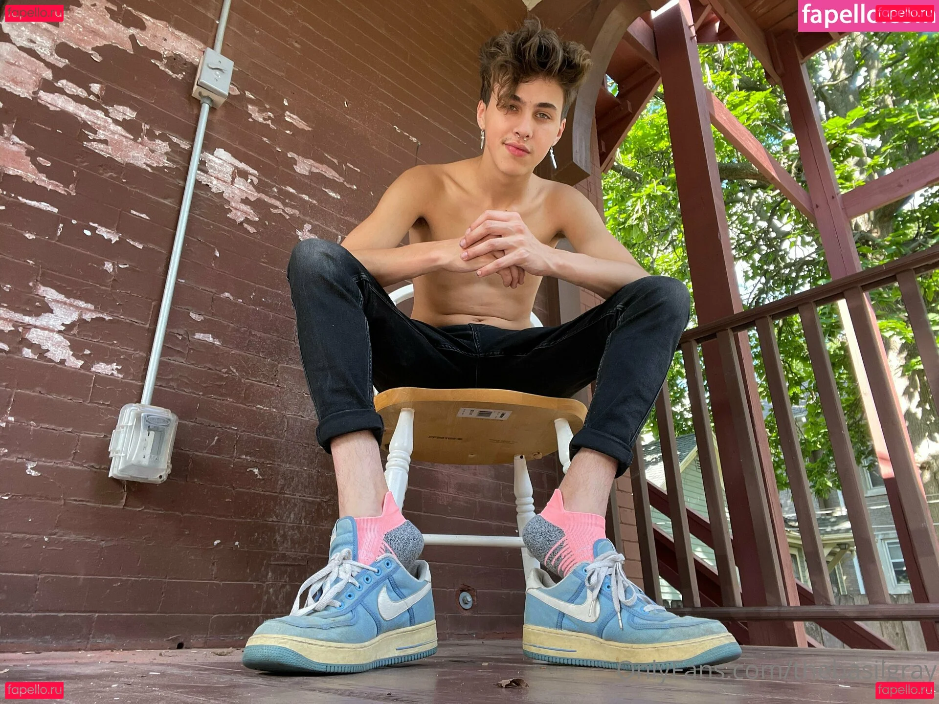 basilgray Onlyfans Photo Gallery 