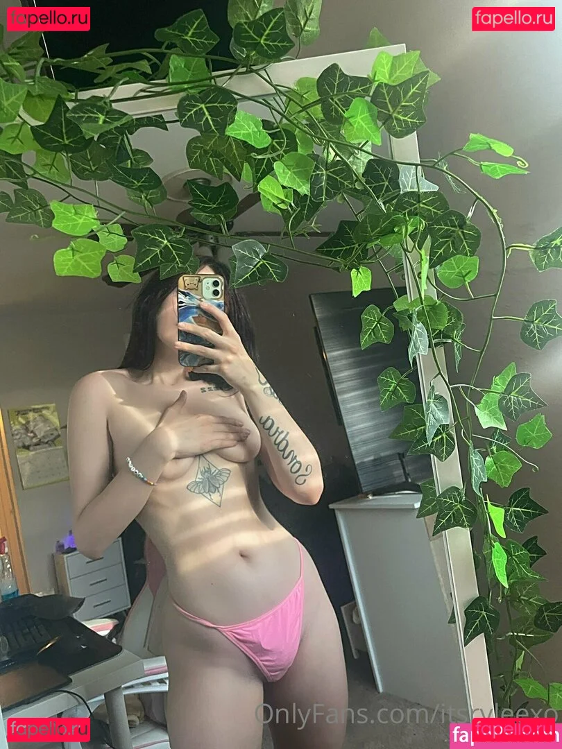 itsazaleaxo Onlyfans Photo Gallery 