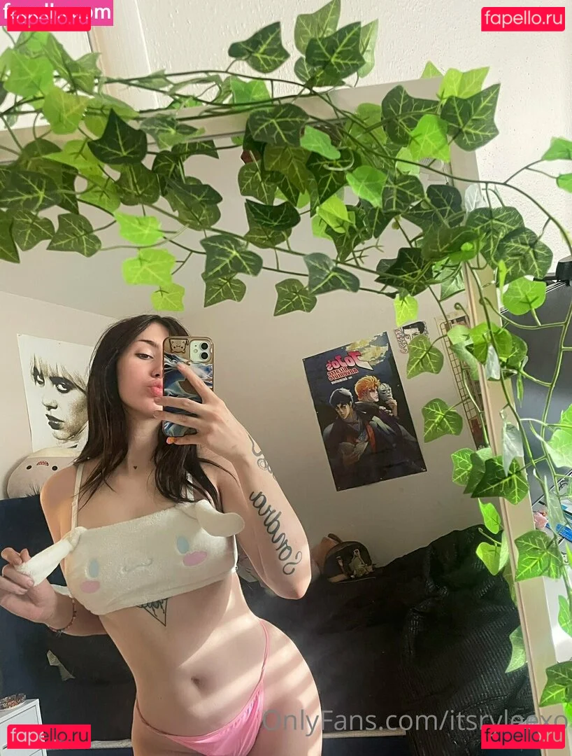 itsazaleaxo Onlyfans Photo Gallery 