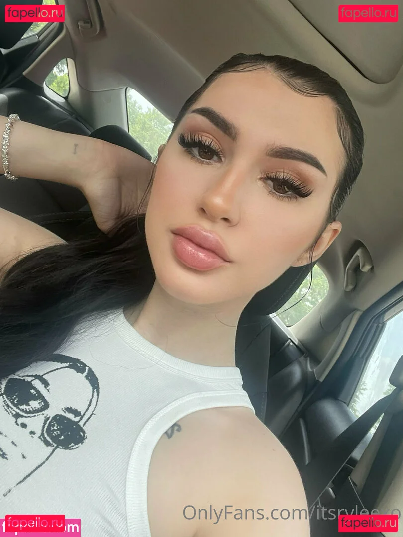 itsazaleaxo Onlyfans Photo Gallery 