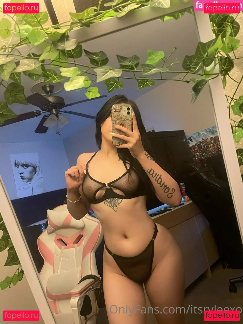 itsazaleaxo Onlyfans Photo Gallery 