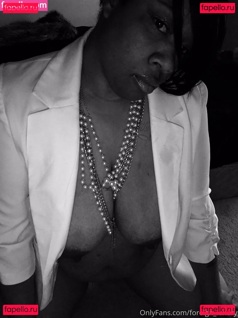 foreign_luxury Onlyfans Photo Gallery 