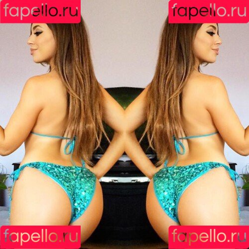 Uldouz Wallace Onlyfans Photo Gallery 