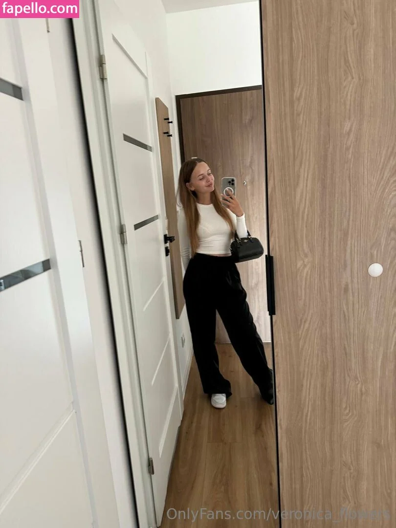 veronica_flowers Onlyfans Photo Gallery 
