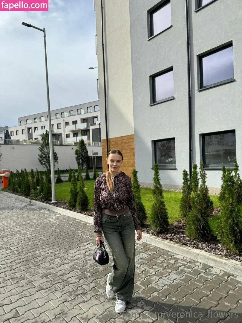 veronica_flowers Onlyfans Photo Gallery 
