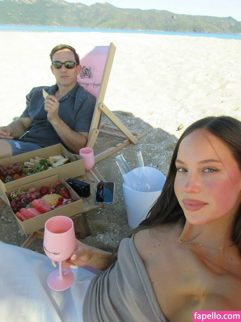 Olivia Mathers Onlyfans Photo Gallery 