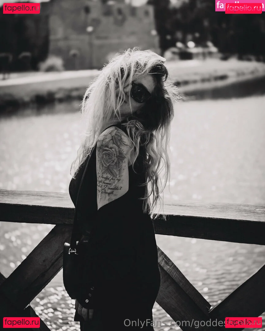 goddess-blaze Onlyfans Photo Gallery 