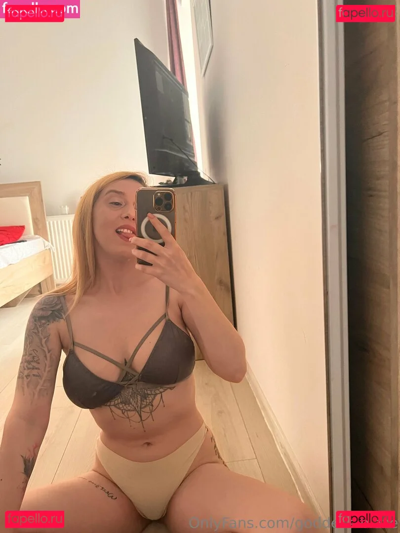goddess-blaze Onlyfans Photo Gallery 