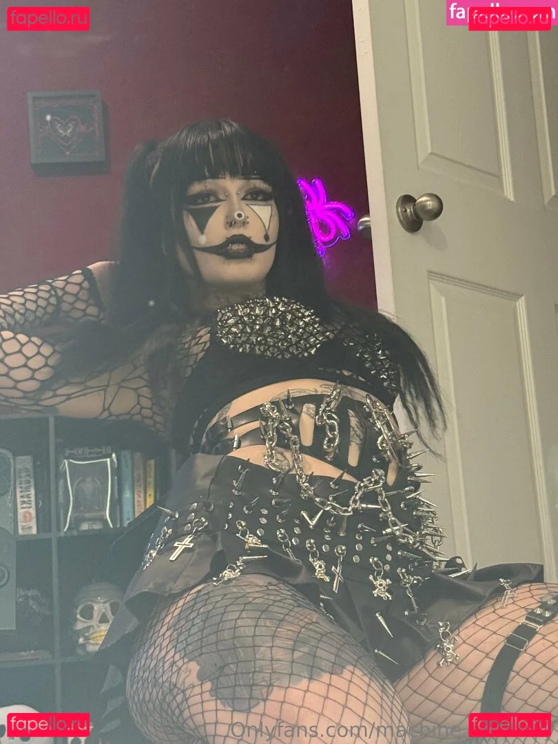 HotGothMlf Onlyfans Photo Gallery 