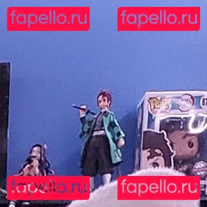 thepineapplefox Onlyfans Photo Gallery 