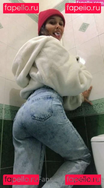 arabhottie Onlyfans Photo Gallery 