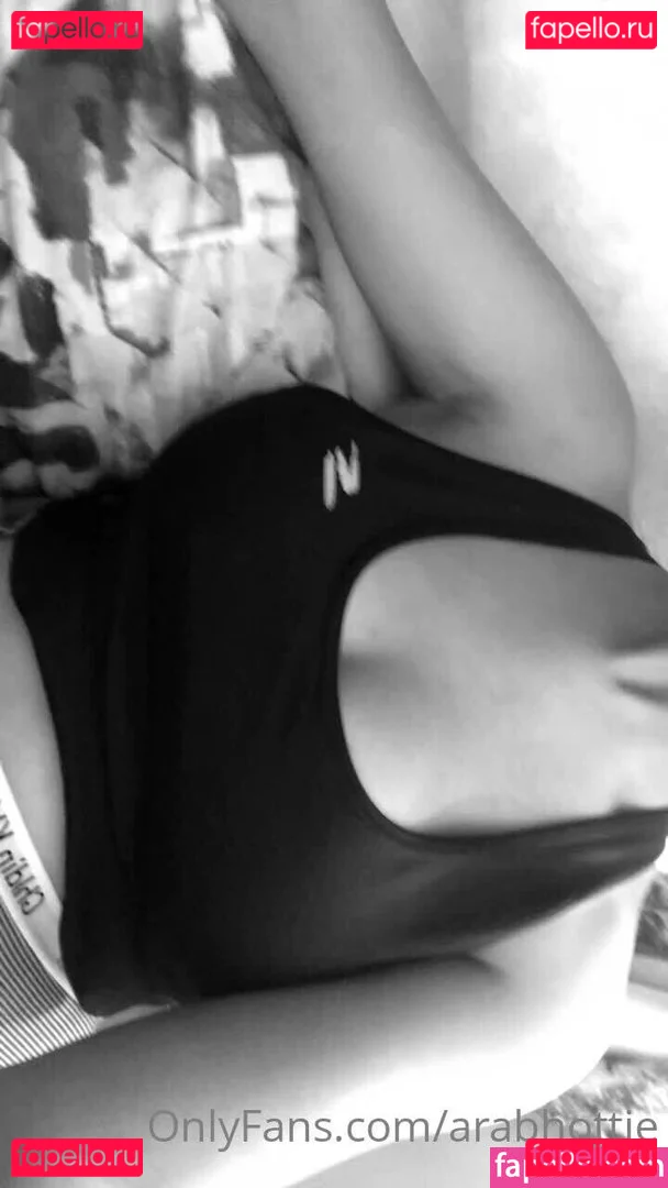 arabhottie Onlyfans Photo Gallery 