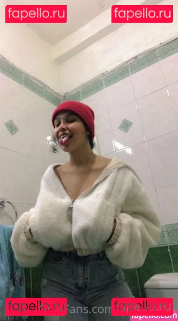 arabhottie Onlyfans Photo Gallery 