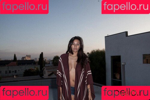 L.Shima Onlyfans Photo Gallery 