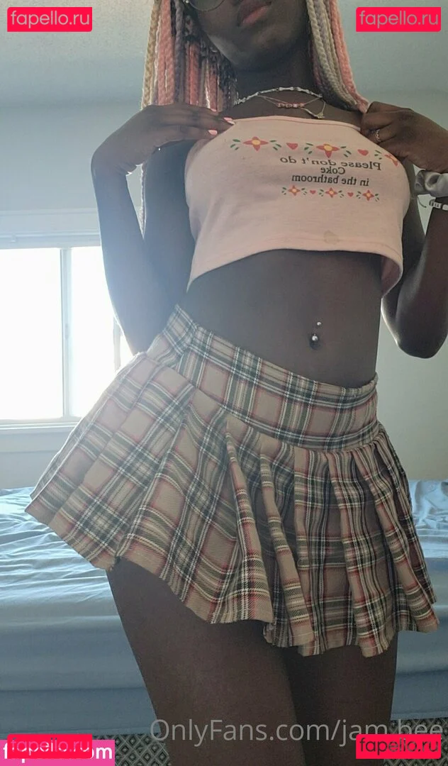 jam.bee Onlyfans Photo Gallery 