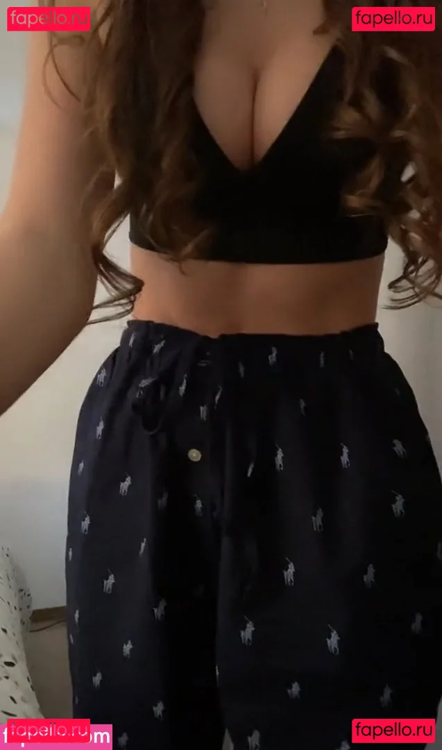 Célia Onlyfans Photo Gallery 