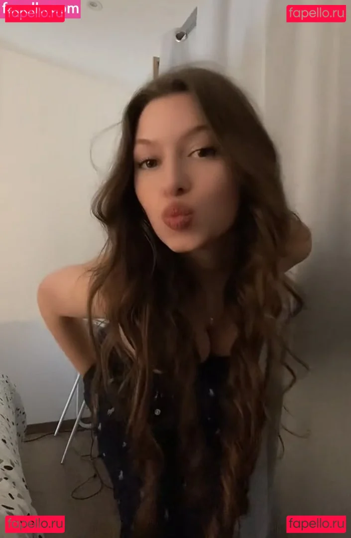 Célia Onlyfans Photo Gallery 