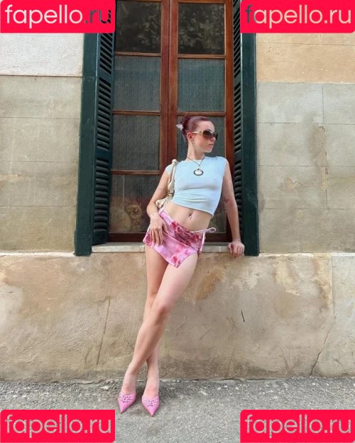 Lara Adkins Onlyfans Photo Gallery 