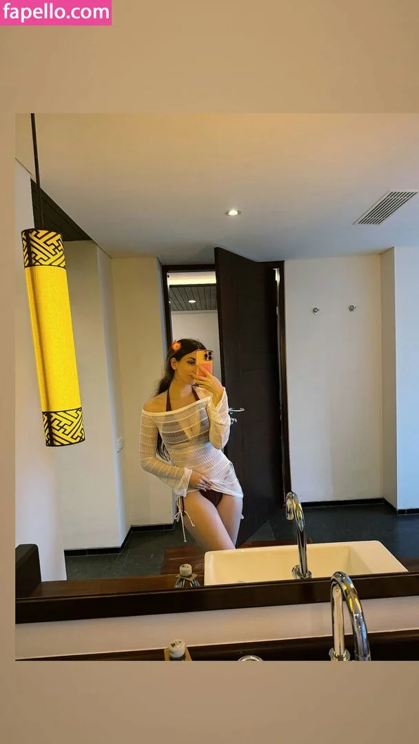 Zeling Onlyfans Photo Gallery 