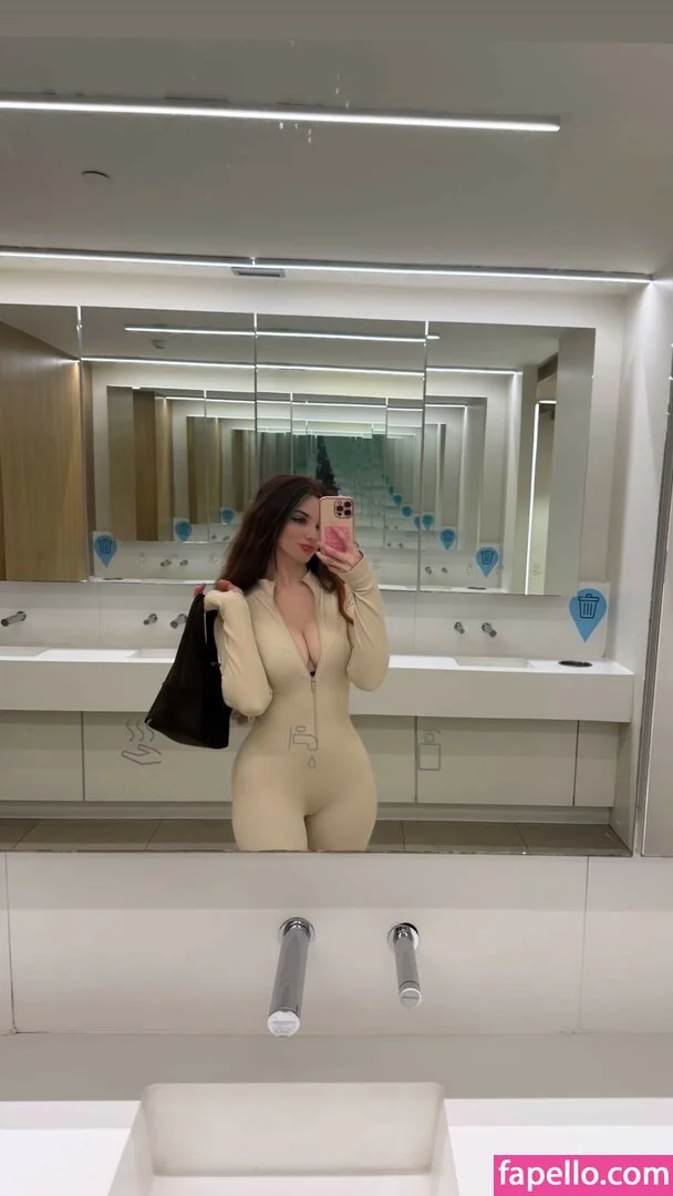 Zeling Onlyfans Photo Gallery 