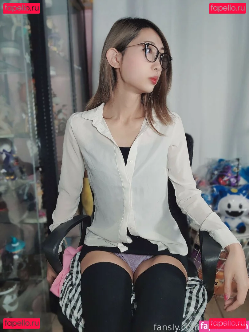 MikanCos Onlyfans Photo Gallery 