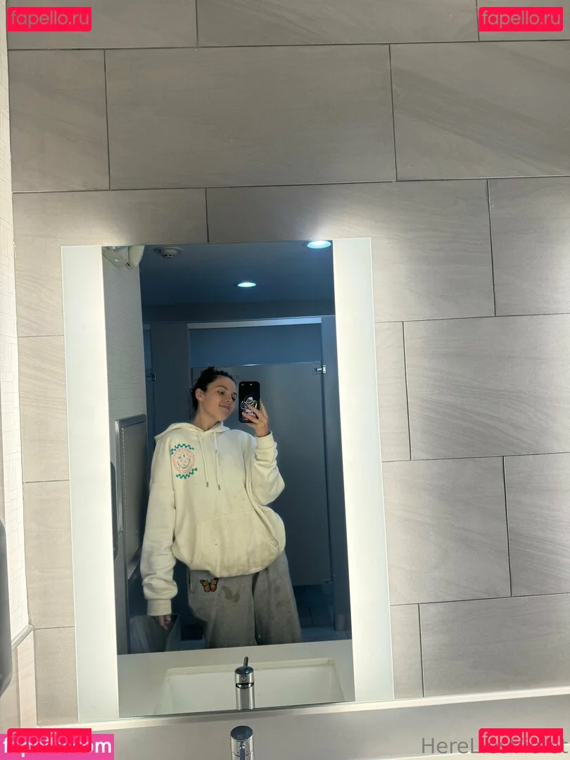 hereliesviolet Onlyfans Photo Gallery 