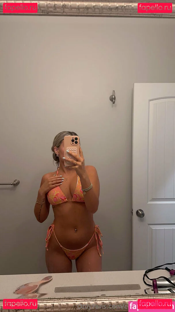 carolinecolston Onlyfans Photo Gallery 