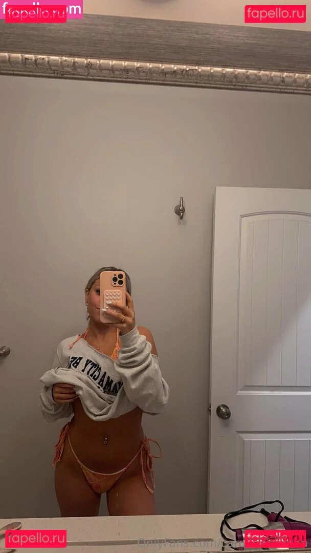 carolinecolston Onlyfans Photo Gallery 